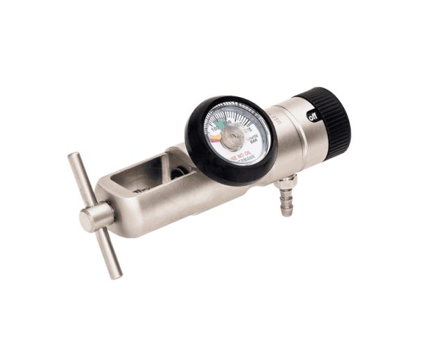 Portable medical oxygen regulator with pin-indexed yoke inlet for adjustable oxygen flow control